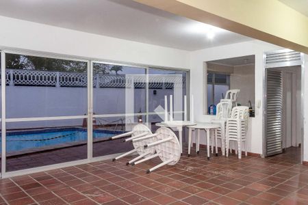 Apartamento para alugar com 110m², 2 quartos e 3 vagas Apartamento para alugar com 110m², 2 quartos e 3 vagasÁrea comum - Salão de festas