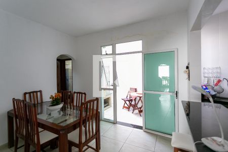 Casa para alugar com 150m², 3 quartos e 2 vagas Casa para alugar com 150m², 3 quartos e 2 vagasCopa