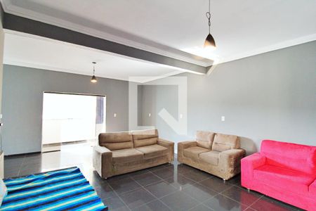 Sala de casa para alugar com 1 quarto, 330m² em Vila Indiana, Taboão da Serra