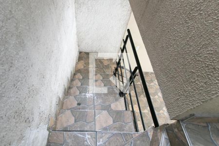 Casa de condomínio à venda com 72m², 2 quartos e 2 vagas Casa de condomínio à venda com 72m², 2 quartos e 2 vagasEscada