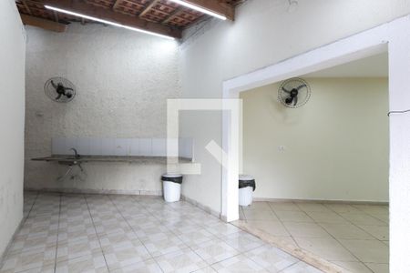 Casa de condomínio à venda com 72m², 2 quartos e 2 vagas Casa de condomínio à venda com 72m², 2 quartos e 2 vagasSalão de Festa