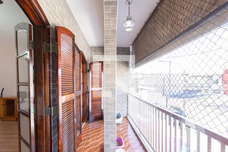 Varanda de casa à venda com 2 quartos, 148m² em Veloso, Osasco