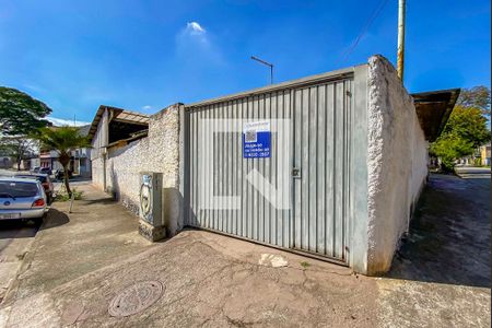 Casa à venda com 199m², 2 quartos e 4 vagasFachada