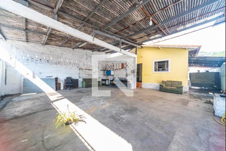 Casa à venda com 199m², 2 quartos e 4 vagasSalão 