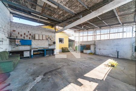 Casa à venda com 199m², 2 quartos e 4 vagasSalão 