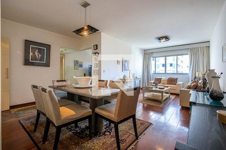 Sala de apartamento à venda com 2 quartos, 90m² em Cerqueira César, São Paulo