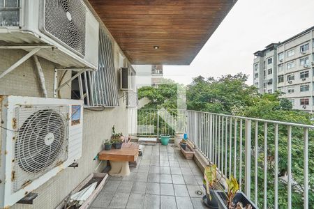 Apartamento à venda com 110m², 2 quartos e 1 vagaSala Varanda