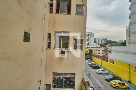 Apartamento à venda com 110m², 2 quartos e 1 vagaÁrea de Serviço Vista