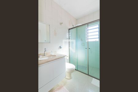 Casa à venda com 350m², 4 quartos e 1 vagaBanheiro - Casa 01