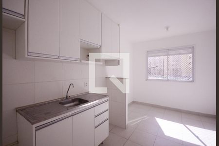 Sala/Cozinha   de apartamento para alugar com 2 quartos, 36m² em Parque Fongaro, São Paulo