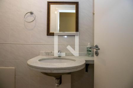 Lavabo de apartamento para alugar com 2 quartos, 68m² em Floresta, Porto Alegre