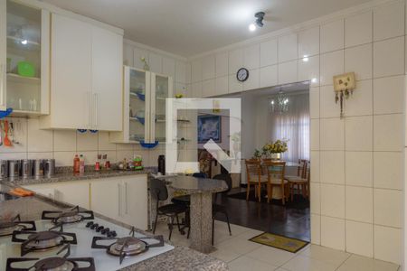 Casa à venda com 432m², 4 quartos e 4 vagas Casa à venda com 432m², 4 quartos e 4 vagasCozinha