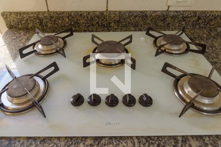 Casa à venda com 432m², 4 quartos e 4 vagas Casa à venda com 432m², 4 quartos e 4 vagasCozinha