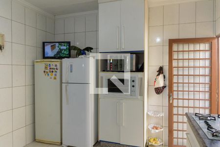 Casa à venda com 432m², 4 quartos e 4 vagas Casa à venda com 432m², 4 quartos e 4 vagasCozinha