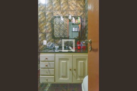 Casa à venda com 432m², 4 quartos e 4 vagas Casa à venda com 432m², 4 quartos e 4 vagasBanheiro da Suíte 1