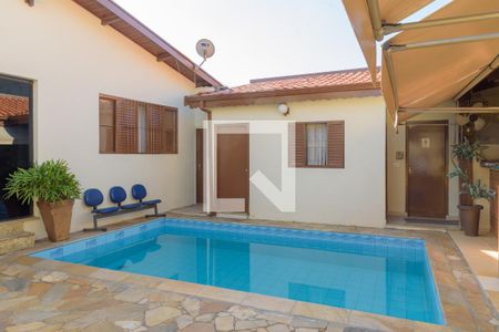 Casa à venda com 432m², 4 quartos e 4 vagas Casa à venda com 432m², 4 quartos e 4 vagasPiscina