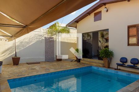 Casa à venda com 432m², 4 quartos e 4 vagas Casa à venda com 432m², 4 quartos e 4 vagasPiscina