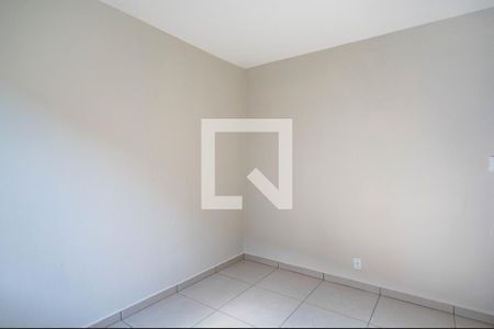 Quarto 1 de casa para alugar com 2 quartos, 50m² em Vila Iório, São Paulo