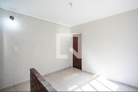Sala de casa para alugar com 2 quartos, 50m² em Vila Iório, São Paulo