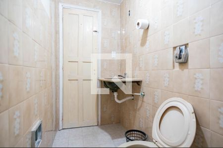 Banheiro de casa para alugar com 2 quartos, 50m² em Vila Iório, São Paulo