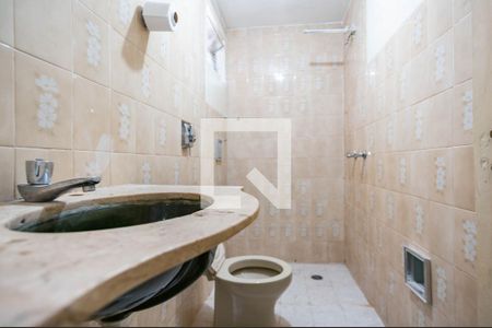 Banheiro de casa para alugar com 2 quartos, 50m² em Vila Iório, São Paulo