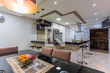 Casa para alugar com 325m², 3 quartos e 2 vagas Casa para alugar com 325m², 3 quartos e 2 vagasCozinha