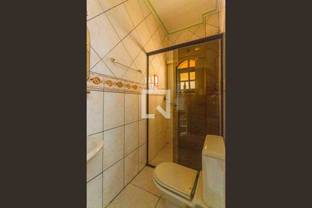 Casa para alugar com 325m², 3 quartos e 2 vagas Casa para alugar com 325m², 3 quartos e 2 vagasBanheiro da Suite 1