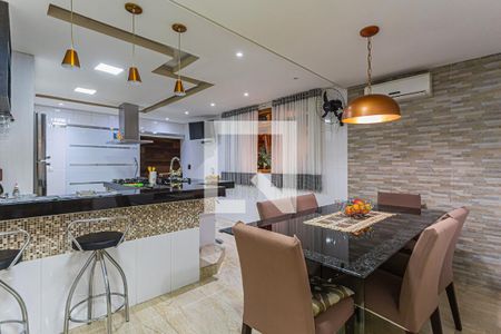 Casa para alugar com 325m², 3 quartos e 2 vagas Casa para alugar com 325m², 3 quartos e 2 vagasCozinha