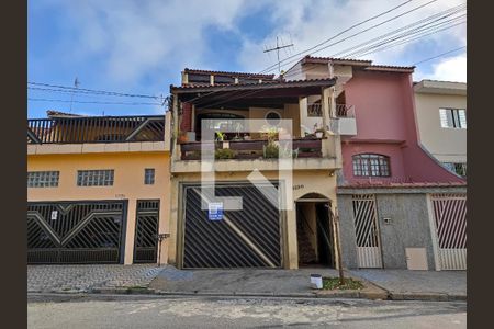 Casa para alugar com 325m², 3 quartos e 2 vagas Casa para alugar com 325m², 3 quartos e 2 vagasFachada