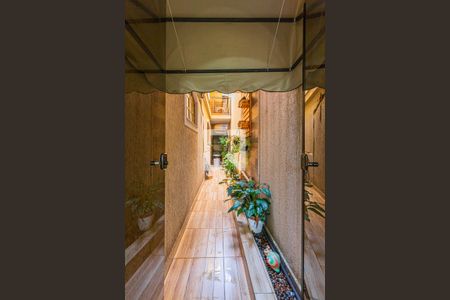 Casa para alugar com 325m², 3 quartos e 2 vagas Casa para alugar com 325m², 3 quartos e 2 vagasCorredor Externo