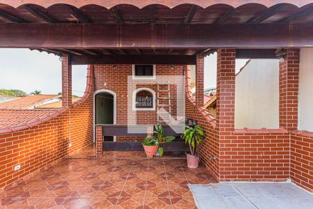 Casa para alugar com 325m², 3 quartos e 2 vagas Casa para alugar com 325m², 3 quartos e 2 vagasVaranda da Suite 3