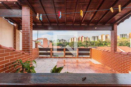 Casa para alugar com 325m², 3 quartos e 2 vagas Casa para alugar com 325m², 3 quartos e 2 vagasVaranda da Suite 3
