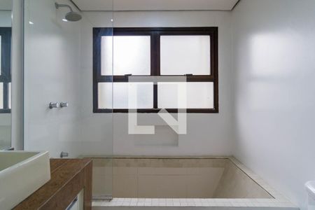 Apartamento à venda com 213m², 3 quartos e 4 vagasBanheiro Quarto 3