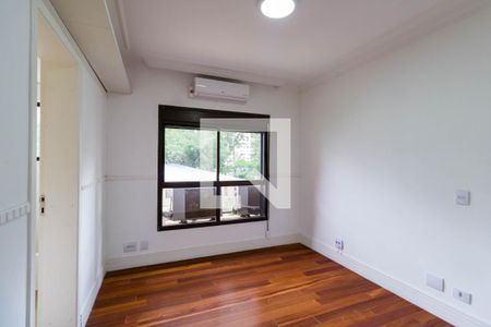 Apartamento à venda com 213m², 3 quartos e 4 vagasQuarto 2