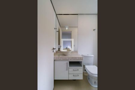 Apartamento à venda com 213m², 3 quartos e 4 vagasBanheiro Quarto 2