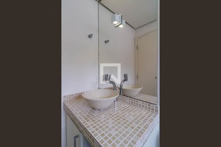 Apartamento à venda com 213m², 3 quartos e 4 vagasBanheiro Quarto 2