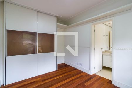 Apartamento à venda com 213m², 3 quartos e 4 vagasQuarto 2
