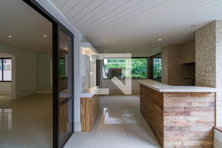 Apartamento à venda com 213m², 3 quartos e 4 vagasVaranda Sala