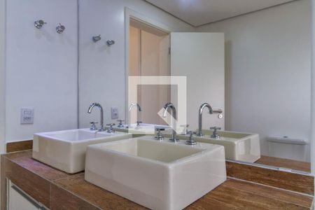 Apartamento à venda com 213m², 3 quartos e 4 vagasBanheiro Quarto 3