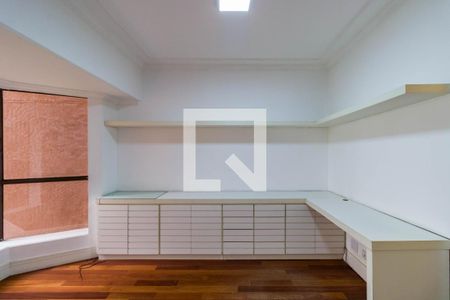 Apartamento à venda com 213m², 3 quartos e 4 vagasEscritorio