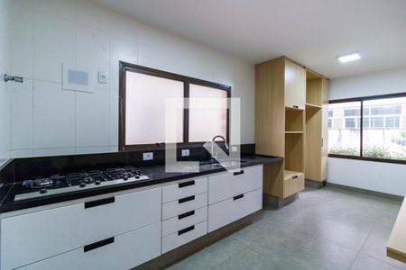 Apartamento à venda com 213m², 3 quartos e 4 vagasCozinha e Área de Serviço