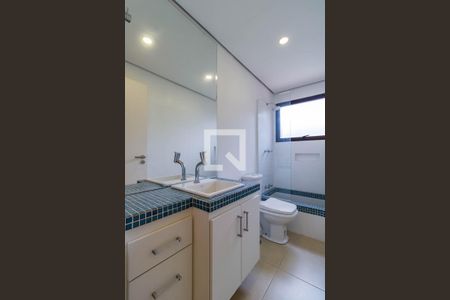 Apartamento à venda com 213m², 3 quartos e 4 vagasBanheiro 