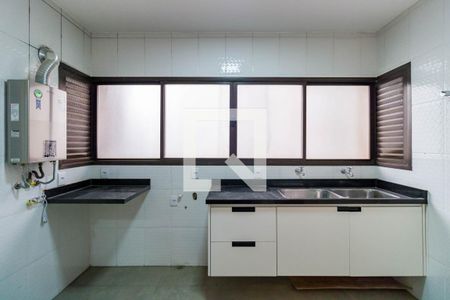 Apartamento à venda com 213m², 3 quartos e 4 vagasCozinha e Área de Serviço