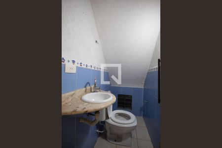 Lavabo de casa para alugar com 3 quartos, 211m² em Umuarama, Osasco