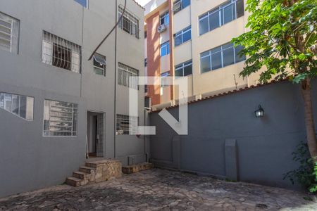 Casa para alugar com 200m², 4 quartos e 1 vagaQuintal