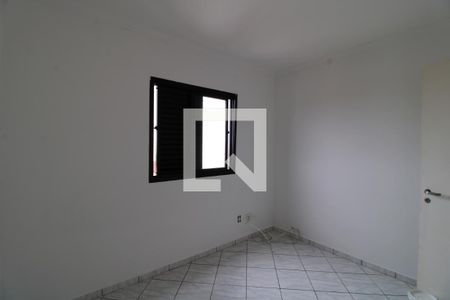 Quarto 1 de apartamento para alugar com 2 quartos, 54m² em Jardim Marajoara, São Paulo