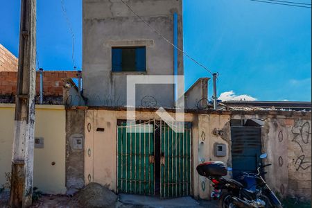 Casa para alugar com 100m², 3 quartos e sem vaga Casa para alugar com 100m², 3 quartos e sem vagaFachada