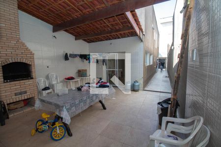 Casa à venda com 130m², 3 quartos e 2 vagasQuintal com Churrasqueira