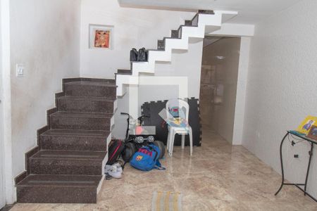 Detalhe da Escada de casa à venda com 3 quartos, 130m² em São Lucas, São Paulo