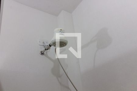 Detalhe do banheiro de kitnet/studio para alugar com 1 quarto, 52m² em Canto do Forte, Praia Grande